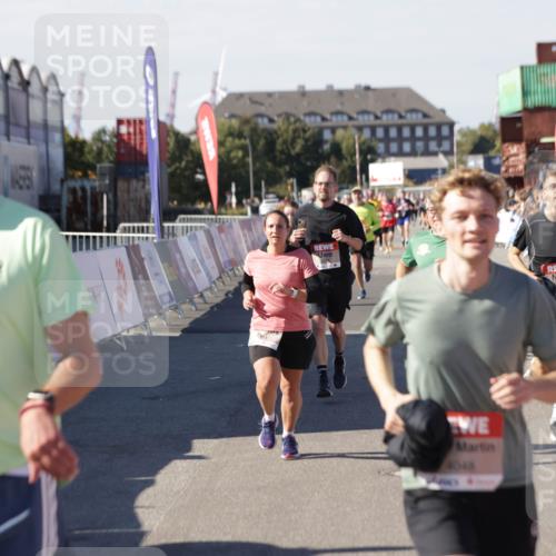 03.10.2025 - Köhlbrandbrückenlauf Jannik Wohlers http://msf.ph/oto/9060130 03.10.2025 13:12:42 Ziel 4048, 4391, 4392, 4527, 4609, 4855, 4858, 4864, 4873, 4975, 5874, 5916, 6466, 6588 meine-sportfotos.de