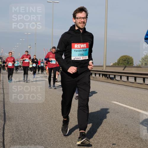 03.10.2025 - Köhlbrandbrückenlauf Fabian Wolf http://msf.ph/oto/9060131 03.10.2025 10:05:06 Position 3 2396 meine-sportfotos.de