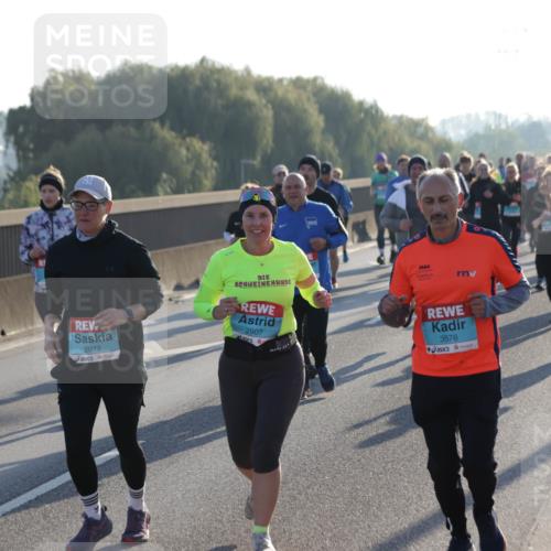 03.10.2025 - Köhlbrandbrückenlauf Jannik Wohlers http://msf.ph/oto/9060133 03.10.2025 09:22:31 Position 3 2072, 2907, 3576 meine-sportfotos.de