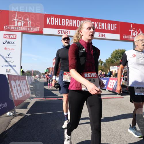 03.10.2025 - Köhlbrandbrückenlauf Lena Gebhardt http://msf.ph/oto/9060135 03.10.2025 13:10:36 Ziel 4386, 4429, 4514, 4711, 5229, 5383, 5410, 5689, 5738, 5889, 6024, 6177, 6269, 6273, 6294, 6779, 6781, 6782 meine-sportfotos.de