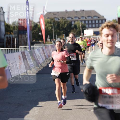 03.10.2025 - Köhlbrandbrückenlauf Jannik Wohlers http://msf.ph/oto/9060140 03.10.2025 13:12:42 Ziel 4048, 4391, 4392, 4527, 4609, 4855, 4858, 4864, 4873, 4975, 5874, 5916, 6466, 6588 meine-sportfotos.de