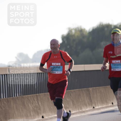 03.10.2025 - Köhlbrandbrückenlauf Jannik Wohlers http://msf.ph/oto/9060149 03.10.2025 09:14:40 Position 3 22, 3305, 1219, 1 meine-sportfotos.de