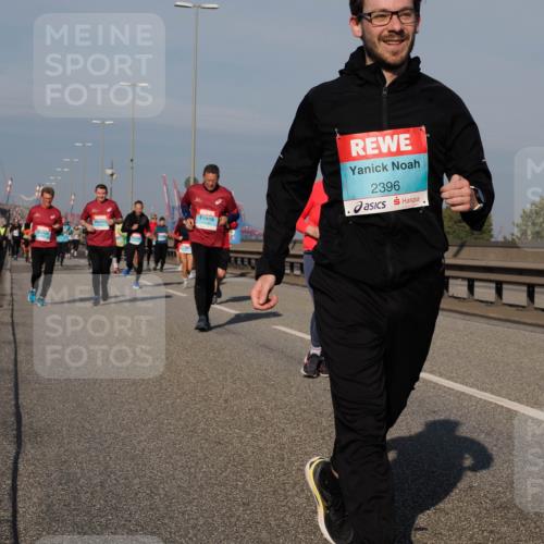 03.10.2025 - Köhlbrandbrückenlauf Fabian Wolf http://msf.ph/oto/9060150 03.10.2025 10:05:07 Position 3 2396 meine-sportfotos.de