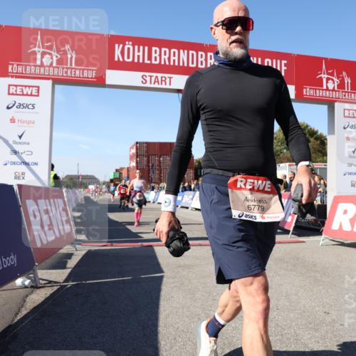 03.10.2025 - Köhlbrandbrückenlauf Lena Gebhardt http://msf.ph/oto/9060153 03.10.2025 13:10:38 Ziel 4386, 4429, 4488, 4514, 5229, 5383, 5410, 5689, 5738, 5753, 5889, 6024, 6177, 6269, 6273, 6294, 6779 meine-sportfotos.de