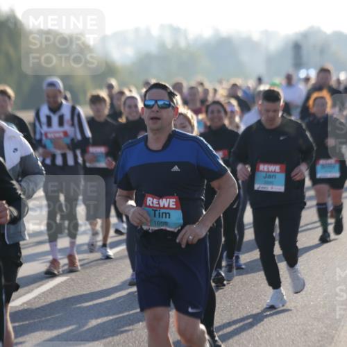 03.10.2025 - Köhlbrandbrückenlauf Jannik Wohlers http://msf.ph/oto/9060158 03.10.2025 09:22:33 Position 3 1877, 6, 1655, 3395 meine-sportfotos.de