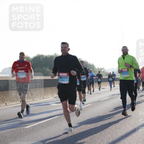 03.10.2025 - Köhlbrandbrückenlauf Jannik Wohlers http://msf.ph/oto/9060160 03.10.2025 09:14:41 Position 3 1219, 1197 meine-sportfotos.de