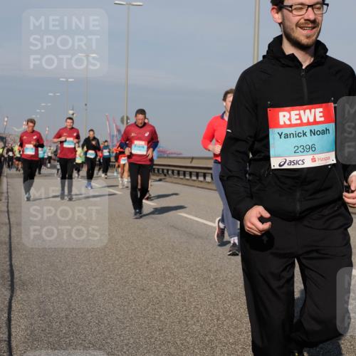 03.10.2025 - Köhlbrandbrückenlauf Fabian Wolf http://msf.ph/oto/9060161 03.10.2025 10:05:07 Position 3 2396 meine-sportfotos.de