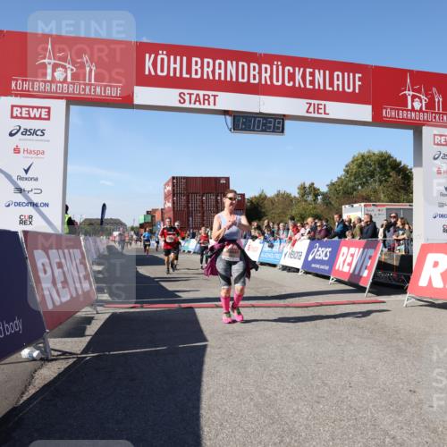 03.10.2025 - Köhlbrandbrückenlauf Lena Gebhardt http://msf.ph/oto/9060163 03.10.2025 13:10:39 Ziel 4081, 4386, 4429, 4488, 4514, 5229, 5383, 5410, 5689, 5738, 5753, 5889, 6024, 6177, 6269, 6273, 6779 meine-sportfotos.de