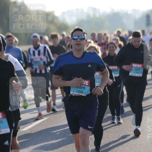 03.10.2025 - Köhlbrandbrückenlauf Jannik Wohlers http://msf.ph/oto/9060175 03.10.2025 09:22:33 Position 3 1877, 1655, 3395 meine-sportfotos.de
