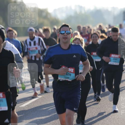 03.10.2025 - Köhlbrandbrückenlauf Jannik Wohlers http://msf.ph/oto/9060180 03.10.2025 09:22:33 Position 3 1877, 1655, 3395 meine-sportfotos.de