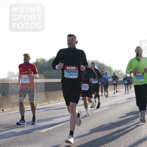 03.10.2025 - Köhlbrandbrückenlauf Jannik Wohlers http://msf.ph/oto/9060182 03.10.2025 09:14:41 Position 3 1197, 1219, 2889 meine-sportfotos.de