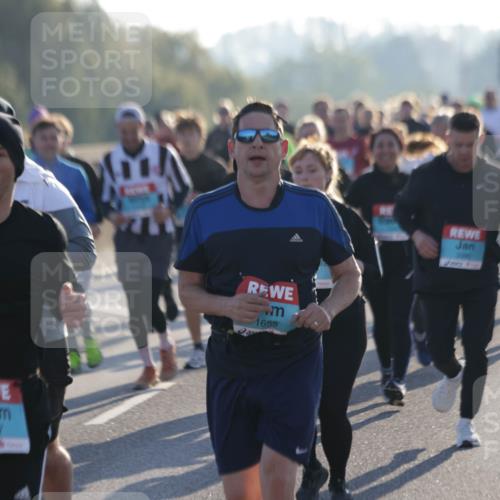 03.10.2025 - Köhlbrandbrückenlauf Jannik Wohlers http://msf.ph/oto/9060184 03.10.2025 09:22:33 Position 3 1877, 1655, 3395 meine-sportfotos.de