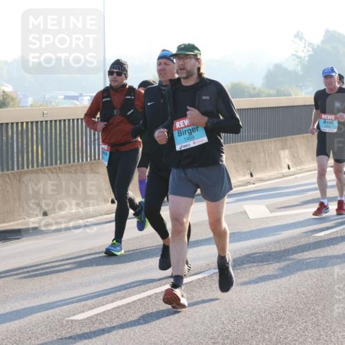 03.10.2025 - Köhlbrandbrückenlauf Lena Gebhardt http://msf.ph/oto/9060186 03.10.2025 09:19:10 Position 1 1489, 1369 meine-sportfotos.de