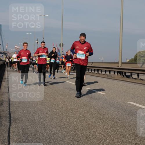 03.10.2025 - Köhlbrandbrückenlauf Fabian Wolf http://msf.ph/oto/9060189 03.10.2025 10:05:08 Position 3 2408 meine-sportfotos.de