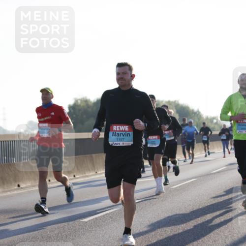 03.10.2025 - Köhlbrandbrückenlauf Jannik Wohlers http://msf.ph/oto/9060190 03.10.2025 09:14:42 Position 3 1197, 2889 meine-sportfotos.de