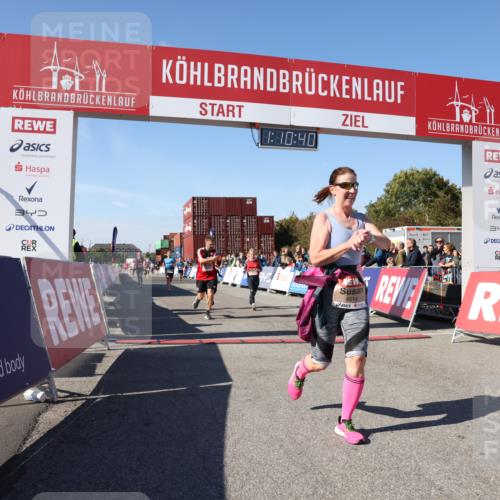 03.10.2025 - Köhlbrandbrückenlauf Lena Gebhardt http://msf.ph/oto/9060191 03.10.2025 13:10:40 Ziel 4081, 4386, 4429, 4488, 4514, 5229, 5383, 5410, 5689, 5738, 5753, 5889, 6024, 6177, 6269, 6273, 6779 meine-sportfotos.de