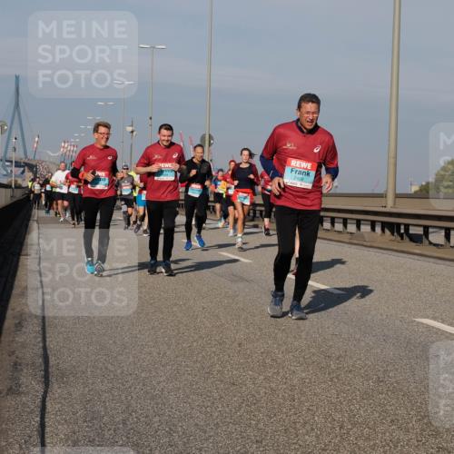 03.10.2025 - Köhlbrandbrückenlauf Fabian Wolf http://msf.ph/oto/9060216 03.10.2025 10:05:09 Position 3 2408 meine-sportfotos.de