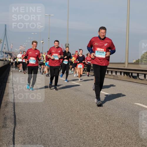 03.10.2025 - Köhlbrandbrückenlauf Fabian Wolf http://msf.ph/oto/9060224 03.10.2025 10:05:09 Position 3 2408 meine-sportfotos.de