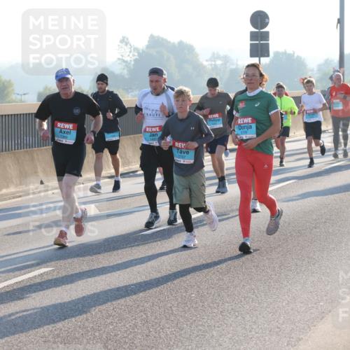 03.10.2025 - Köhlbrandbrückenlauf Lena Gebhardt http://msf.ph/oto/9060229 03.10.2025 09:19:11 Position 1 1369, 1491, 3707, 3709 meine-sportfotos.de