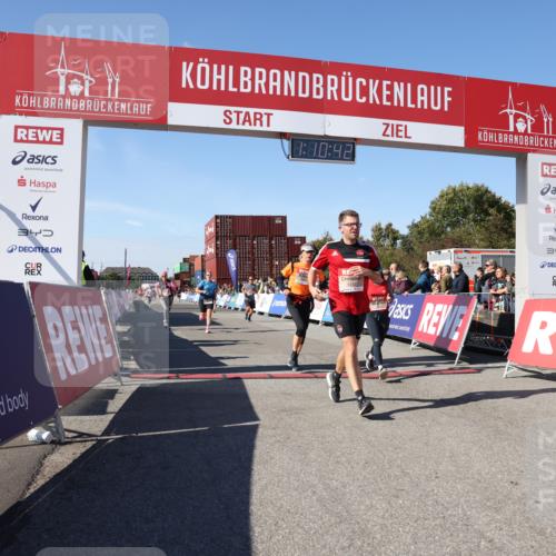 03.10.2025 - Köhlbrandbrückenlauf Lena Gebhardt http://msf.ph/oto/9060232 03.10.2025 13:10:42 Ziel 4081, 4386, 4412, 4488, 4514, 5229, 5383, 5410, 5738, 5753, 5889, 6177, 6269, 6273, 6779 meine-sportfotos.de