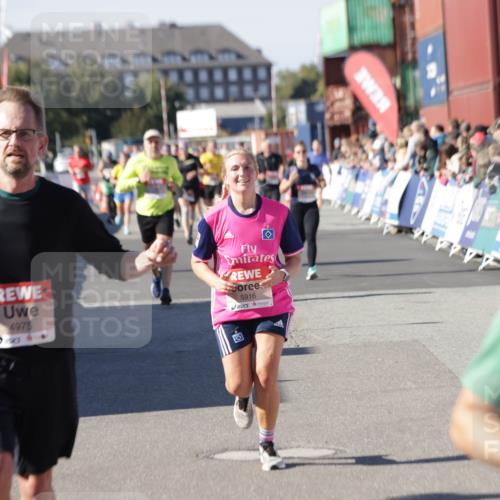 03.10.2025 - Köhlbrandbrückenlauf Jannik Wohlers http://msf.ph/oto/9060237 03.10.2025 13:12:45 Ziel 4048, 4391, 4392, 4527, 4609, 4855, 4858, 4864, 4873, 4975, 5874, 5916, 6466, 6588, 6791 meine-sportfotos.de