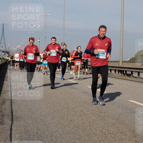 03.10.2025 - Köhlbrandbrückenlauf Fabian Wolf http://msf.ph/oto/9060242 03.10.2025 10:05:09 Position 3 2408 meine-sportfotos.de