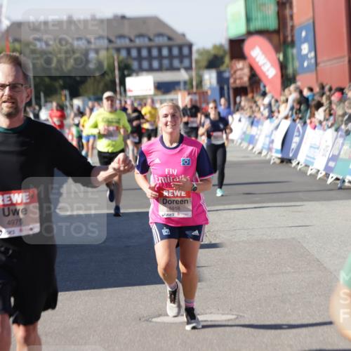 03.10.2025 - Köhlbrandbrückenlauf Jannik Wohlers http://msf.ph/oto/9060243 03.10.2025 13:12:45 Ziel 4048, 4391, 4392, 4527, 4609, 4855, 4858, 4864, 4873, 4975, 5874, 5916, 6466, 6588, 6791 meine-sportfotos.de