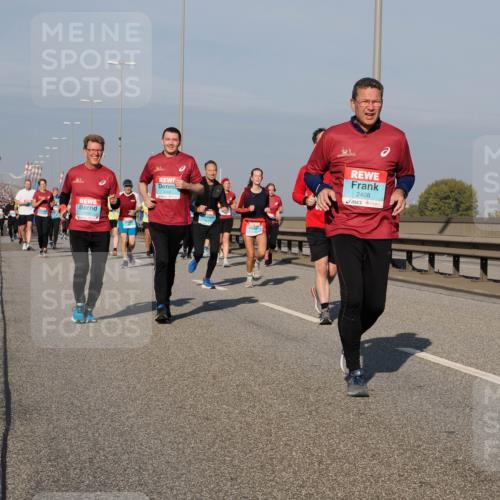 03.10.2025 - Köhlbrandbrückenlauf Fabian Wolf http://msf.ph/oto/9060269 03.10.2025 10:05:10 Position 3 2408 meine-sportfotos.de