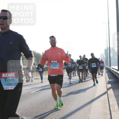 03.10.2025 - Köhlbrandbrückenlauf Jannik Wohlers http://msf.ph/oto/9060308 03.10.2025 09:14:44 Position 3 1054, 1292 meine-sportfotos.de