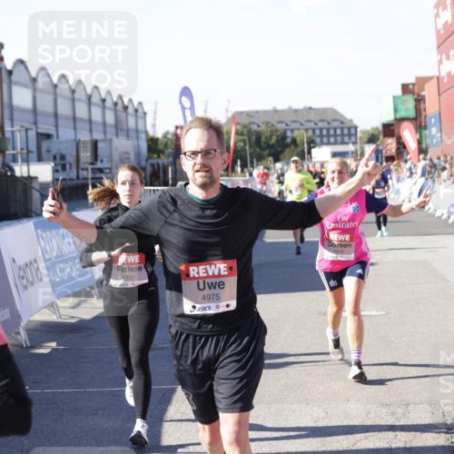 03.10.2025 - Köhlbrandbrückenlauf Jannik Wohlers http://msf.ph/oto/9060315 03.10.2025 13:12:46 Ziel 4048, 4391, 4392, 4527, 4609, 4671, 4855, 4858, 4975, 5874, 5916, 6466, 6588, 6791 meine-sportfotos.de