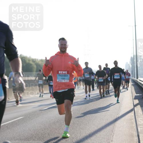 03.10.2025 - Köhlbrandbrückenlauf Jannik Wohlers http://msf.ph/oto/9060328 03.10.2025 09:14:45 Position 3 1054, 1292 meine-sportfotos.de