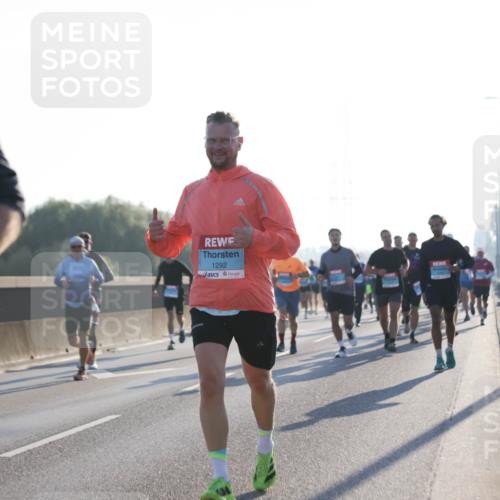 03.10.2025 - Köhlbrandbrückenlauf Jannik Wohlers http://msf.ph/oto/9060344 03.10.2025 09:14:45 Position 3 1292 meine-sportfotos.de