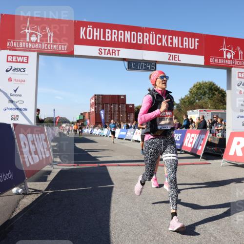 03.10.2025 - Köhlbrandbrückenlauf Lena Gebhardt http://msf.ph/oto/9060357 03.10.2025 13:10:45 Ziel 4081, 4412, 4488, 4514, 5410, 5753, 5791, 6269, 6273 meine-sportfotos.de