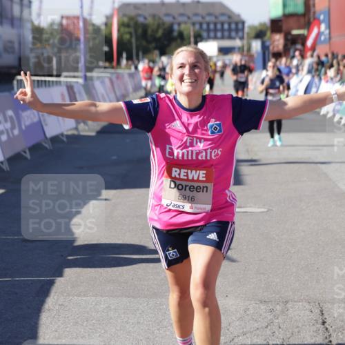 03.10.2025 - Köhlbrandbrückenlauf Jannik Wohlers http://msf.ph/oto/9060368 03.10.2025 13:12:47 Ziel 4048, 4391, 4392, 4527, 4671, 4855, 4858, 4965, 4975, 5874, 5916, 6466, 6497, 6588, 6791 meine-sportfotos.de