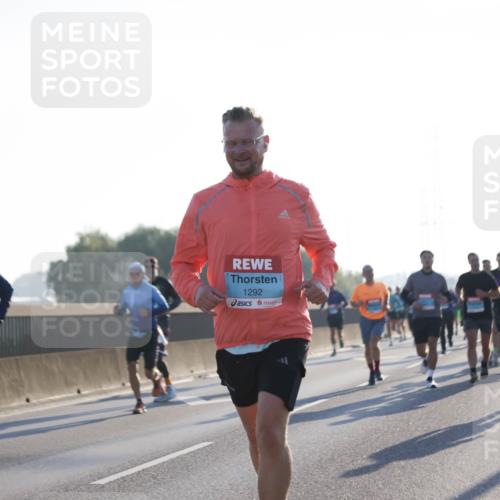 03.10.2025 - Köhlbrandbrückenlauf Jannik Wohlers http://msf.ph/oto/9060371 03.10.2025 09:14:45 Position 3 1292 meine-sportfotos.de
