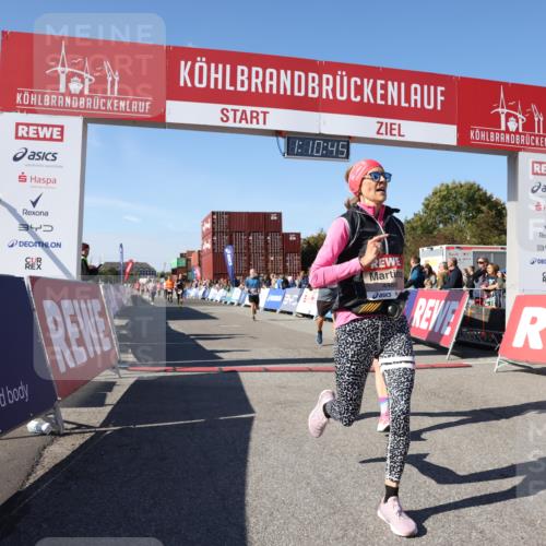 03.10.2025 - Köhlbrandbrückenlauf Lena Gebhardt http://msf.ph/oto/9060374 03.10.2025 13:10:45 Ziel 4081, 4412, 4488, 4514, 5410, 5753, 5791, 6269, 6273 meine-sportfotos.de