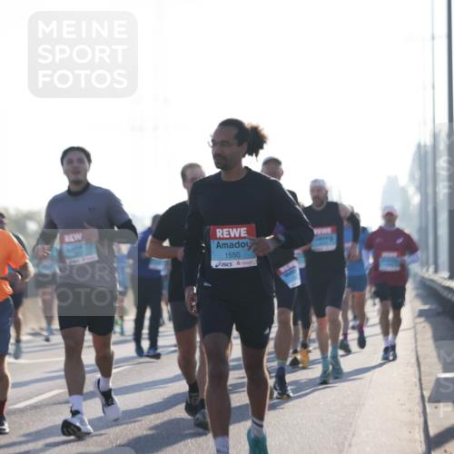 03.10.2025 - Köhlbrandbrückenlauf Jannik Wohlers http://msf.ph/oto/9060376 03.10.2025 09:14:46 Position 3 3817, 1550 meine-sportfotos.de