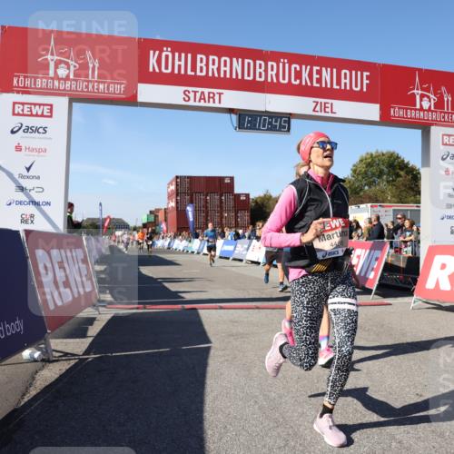 03.10.2025 - Köhlbrandbrückenlauf Lena Gebhardt http://msf.ph/oto/9060382 03.10.2025 13:10:45 Ziel 4081, 4412, 4488, 4514, 5410, 5753, 5791, 6269, 6273 meine-sportfotos.de