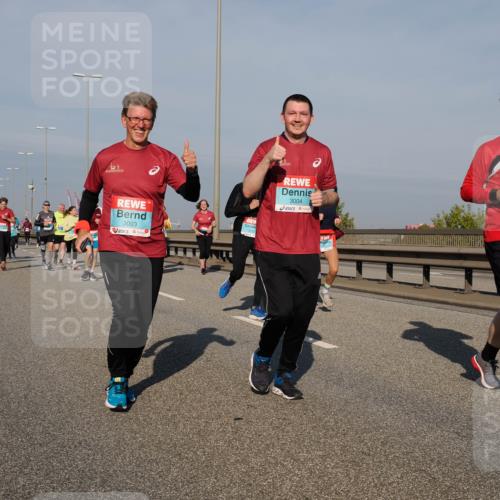 03.10.2025 - Köhlbrandbrückenlauf Fabian Wolf http://msf.ph/oto/9060399 03.10.2025 10:05:13 Position 3 3003, 3004, 2049 meine-sportfotos.de