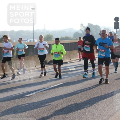 03.10.2025 - Köhlbrandbrückenlauf Lena Gebhardt http://msf.ph/oto/9060409 03.10.2025 09:19:16 Position 1  meine-sportfotos.de