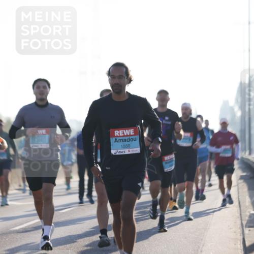 03.10.2025 - Köhlbrandbrückenlauf Jannik Wohlers http://msf.ph/oto/9060415 03.10.2025 09:14:46 Position 3 3817, 1550 meine-sportfotos.de