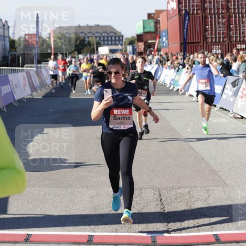 03.10.2025 - Köhlbrandbrückenlauf Jannik Wohlers http://msf.ph/oto/9060433 03.10.2025 13:12:53 Ziel 4391, 4392, 4446, 4487, 4527, 4671, 4855, 4965, 4975, 5673, 5674, 5916, 6497, 6530, 6791 meine-sportfotos.de