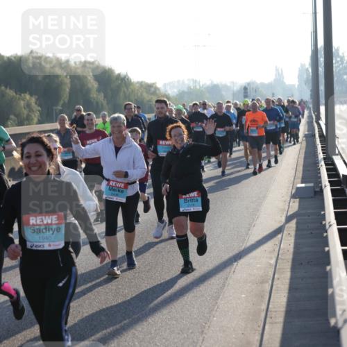 03.10.2025 - Köhlbrandbrückenlauf Jannik Wohlers http://msf.ph/oto/9060439 03.10.2025 09:22:39 Position 3 2218, 1940, 2436, 2116 meine-sportfotos.de