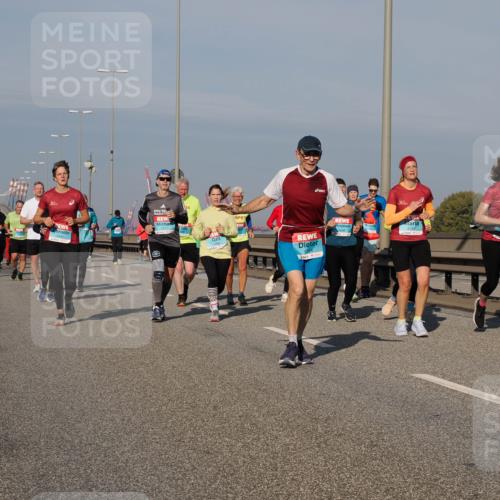 03.10.2025 - Köhlbrandbrückenlauf Fabian Wolf http://msf.ph/oto/9060458 03.10.2025 10:05:15 Position 3 4, 1984, 2169 meine-sportfotos.de