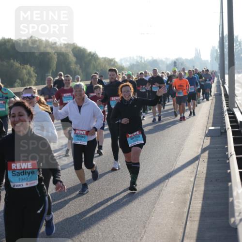 03.10.2025 - Köhlbrandbrückenlauf Jannik Wohlers http://msf.ph/oto/9060464 03.10.2025 09:22:39 Position 3 2218, 1940, 2436, 2116 meine-sportfotos.de