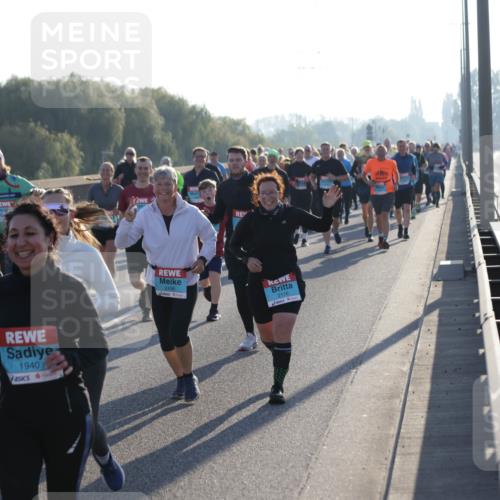 03.10.2025 - Köhlbrandbrückenlauf Jannik Wohlers http://msf.ph/oto/9060478 03.10.2025 09:22:39 Position 3 2218, 1940, 2436, 2116 meine-sportfotos.de