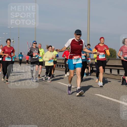 03.10.2025 - Köhlbrandbrückenlauf Fabian Wolf http://msf.ph/oto/9060479 03.10.2025 10:05:16 Position 3 2439, 1984, 2169 meine-sportfotos.de