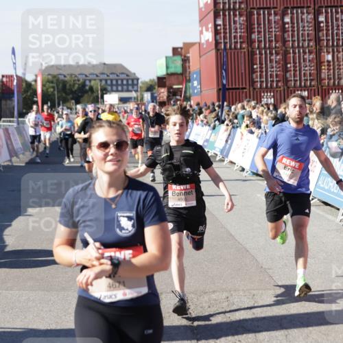 03.10.2025 - Köhlbrandbrückenlauf Jannik Wohlers http://msf.ph/oto/9060504 03.10.2025 13:12:54 Ziel 4446, 4487, 4527, 4559, 4628, 4671, 4855, 4965, 4975, 5381, 5673, 5674, 5916, 6497, 6530, 6791 meine-sportfotos.de