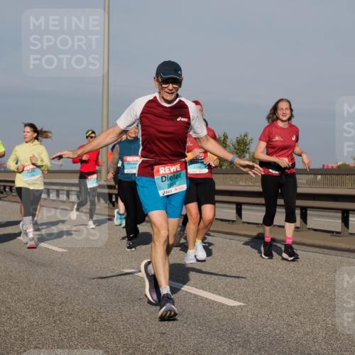 03.10.2025 - Köhlbrandbrückenlauf Fabian Wolf http://msf.ph/oto/9060532 03.10.2025 10:05:17 Position 3 1717, 229, 1984 meine-sportfotos.de