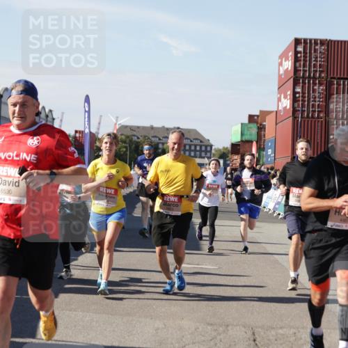 03.10.2025 - Köhlbrandbrückenlauf Jannik Wohlers http://msf.ph/oto/9060543 03.10.2025 13:12:59 Ziel 4446, 4487, 4528, 4559, 4628, 4671, 4748, 4965, 5051, 5381, 5673, 5674, 6303, 6496, 6497, 6530, 6791 meine-sportfotos.de